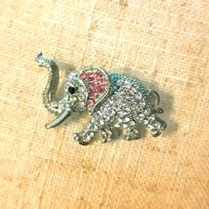 💚2/$25💚 Elephant  Brooch Rhinestones Silver Pink Women's Jewelry